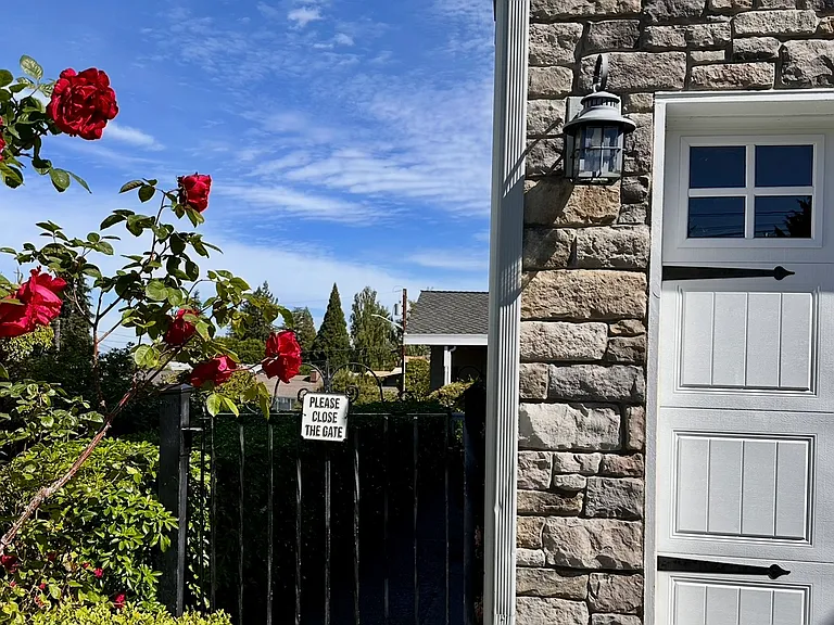 623 Carol Way #B — Photo 5