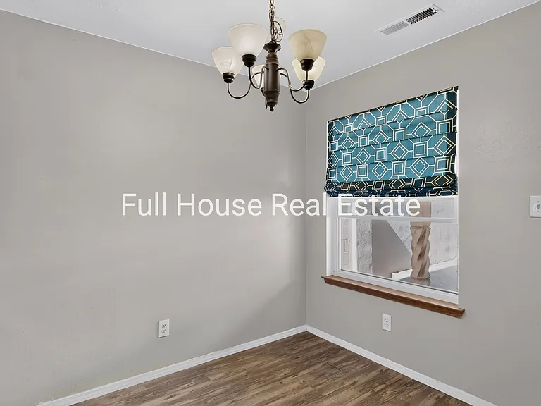1905 Amor Dr NW — Photo 9