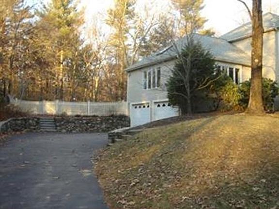 2nd image of 10 Mattakesett Cir