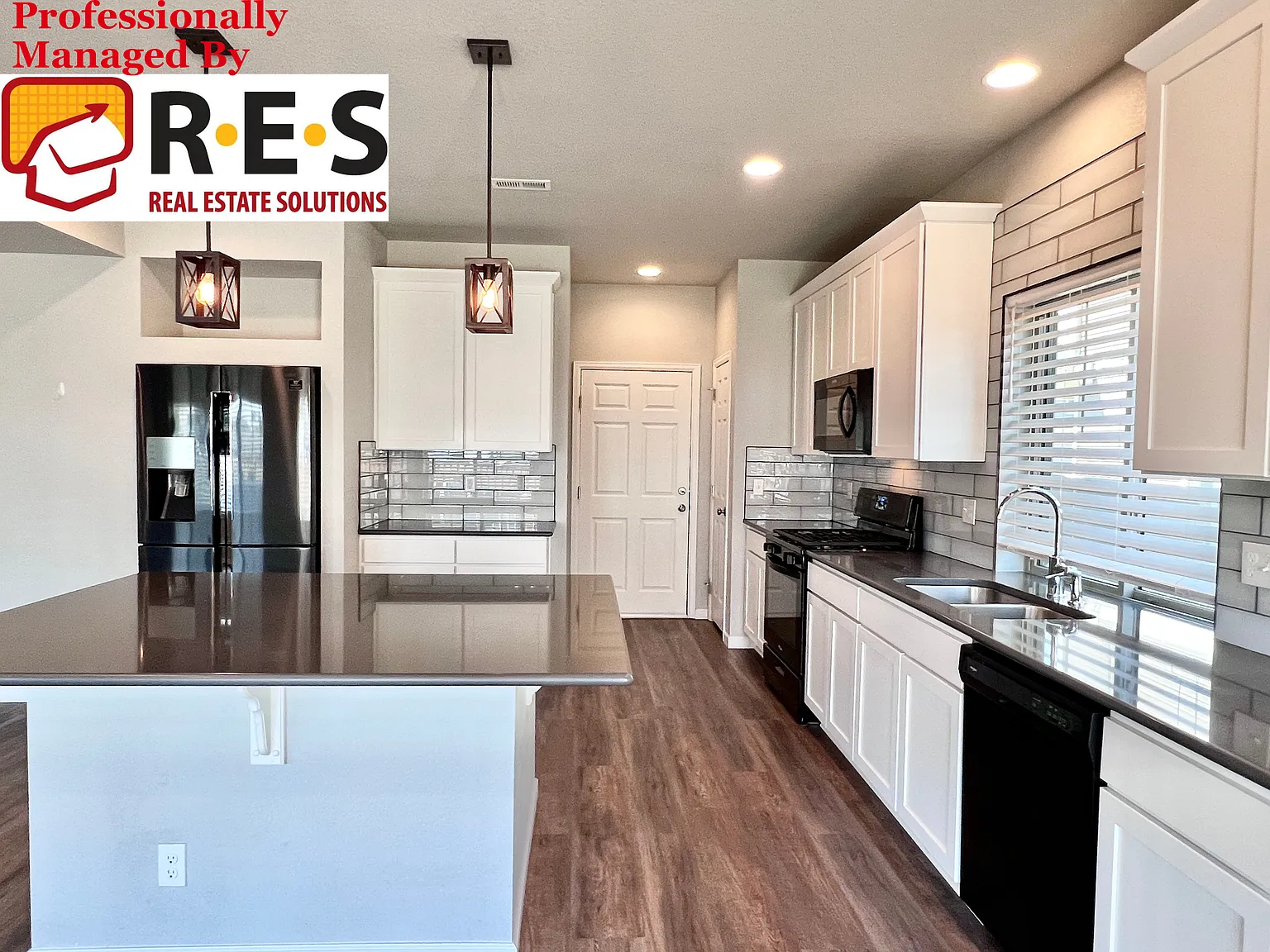 4 bed, 2.5 bath, 2255 sqft, $3,195 — Photo 2