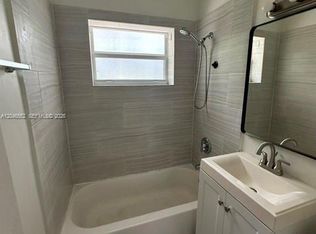 30 S Shore Dr APT 4, Miami Beach, FL 33141