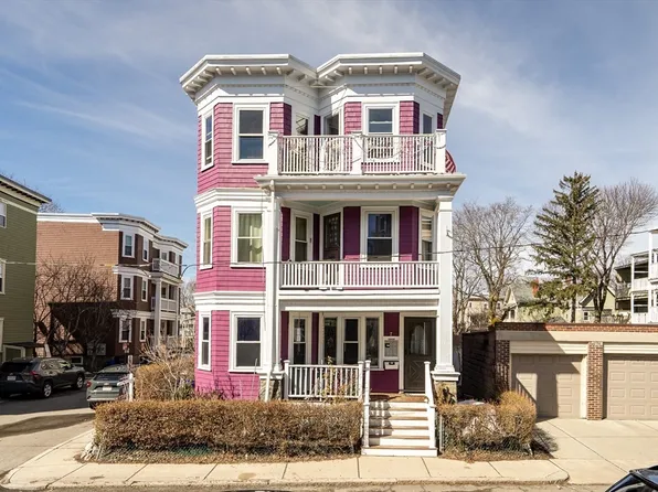 7 Dawes St, Dorchester, MA 02125