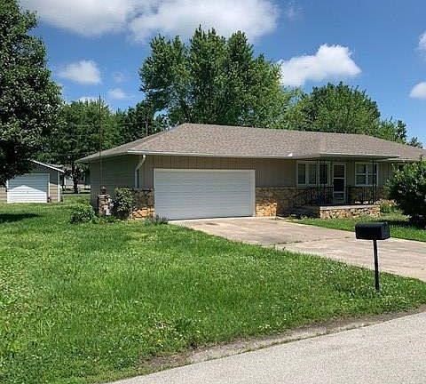 2nd image of 206 W Lexington Dr