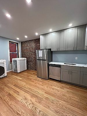 3rd image of 299 Hancock St #2B