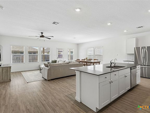 3rd image of 2724 Sierra Chicas Ln