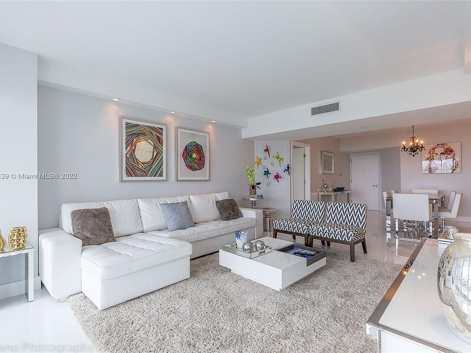 1st image of 21055 NE 37th Ave APT 3101