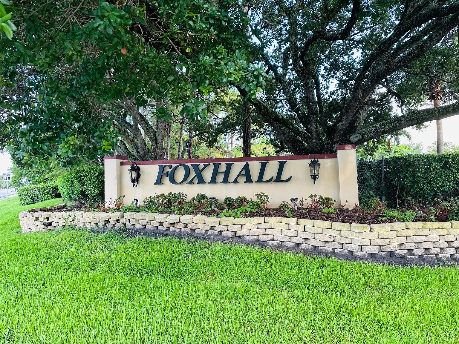 3 bed, 2.0 bath, 1274 sqft, $2,900 — Photo 3