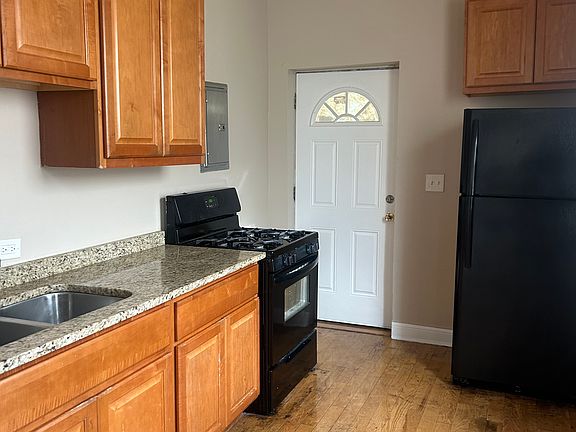 5th image of 6507 S Ingleside Ave #3N