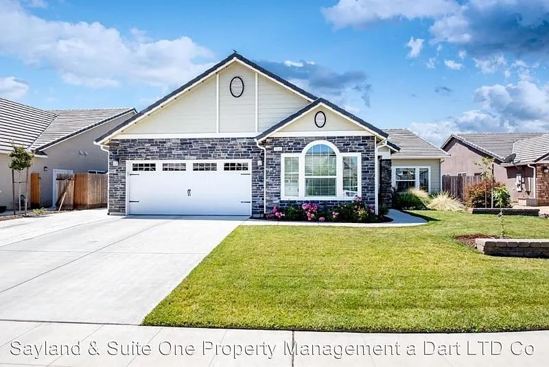 3316 Twain Ave photo 1
