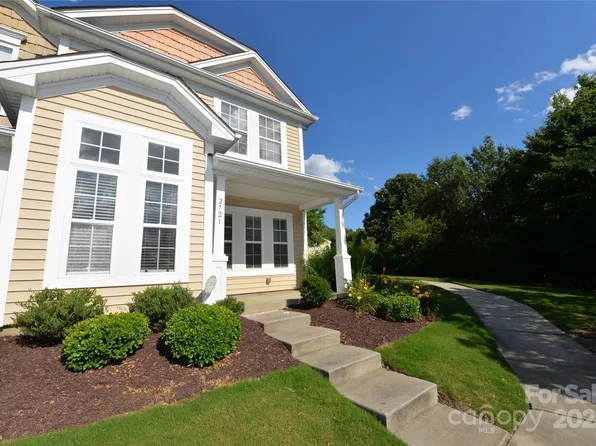 2721 Grain Mill Ln, Charlotte, NC 28214