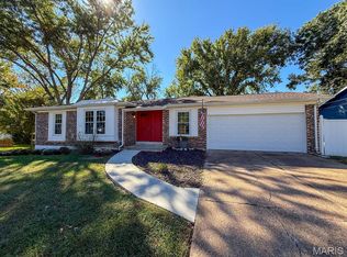 364 Novara Dr, Ballwin, MO 63021