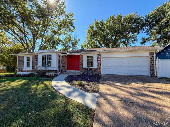 364 Novara Dr, Ballwin, MO 63021