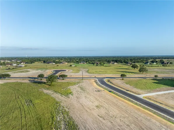 6901 Ellehue Ln, Bryan, TX 77808