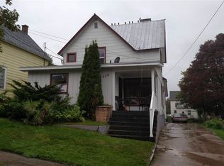 334 Jackson St, Marquette, MI 49855