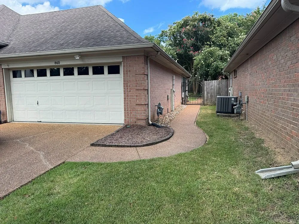 3 bed, 2338 sqft, $2,500 — Photo 2