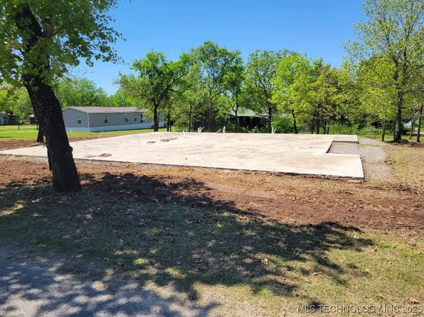 E Cleo St, Eufaula, OK 74432