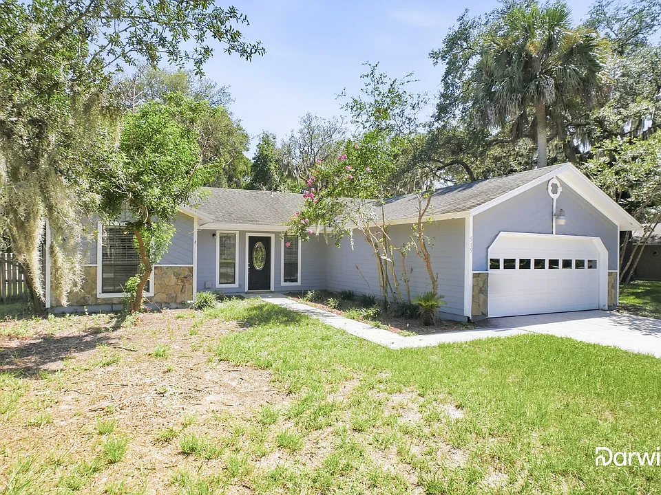515 Fox Hollow Ln