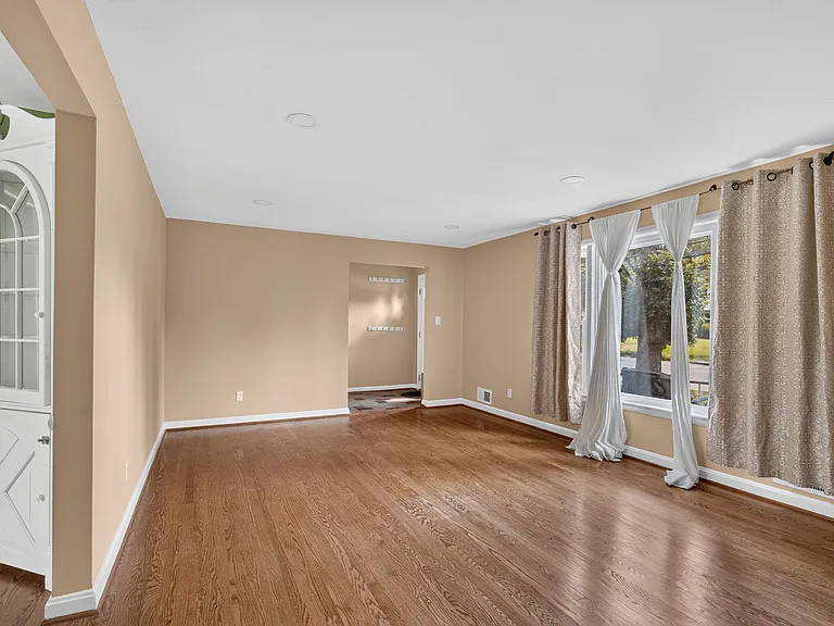 3919 N Chesterbrook Rd — Photo 9