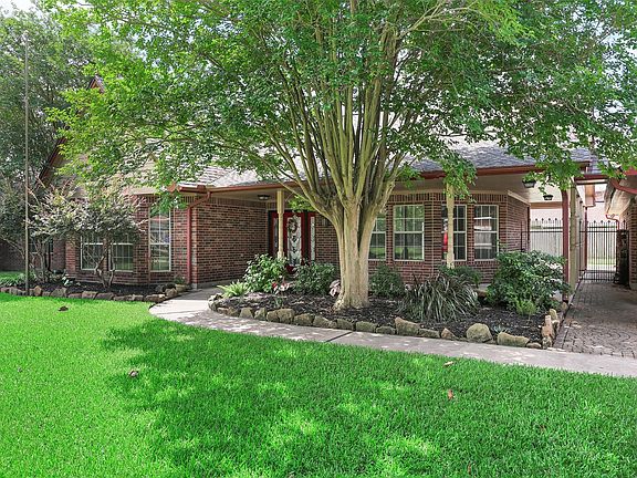 4th image of 1133 Helen Dr