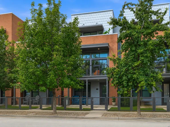 808 E MYRTLE ST, San Antonio, TX 78212