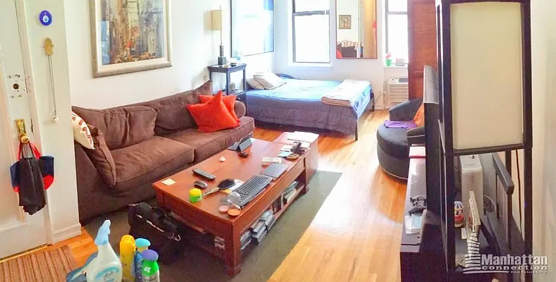 Rented by Manhattan Connection | media 22