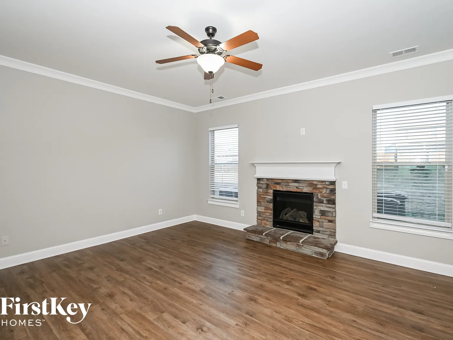 4 bed, 2.5 bath, 2550 sqft, $2,730 — Photo 2