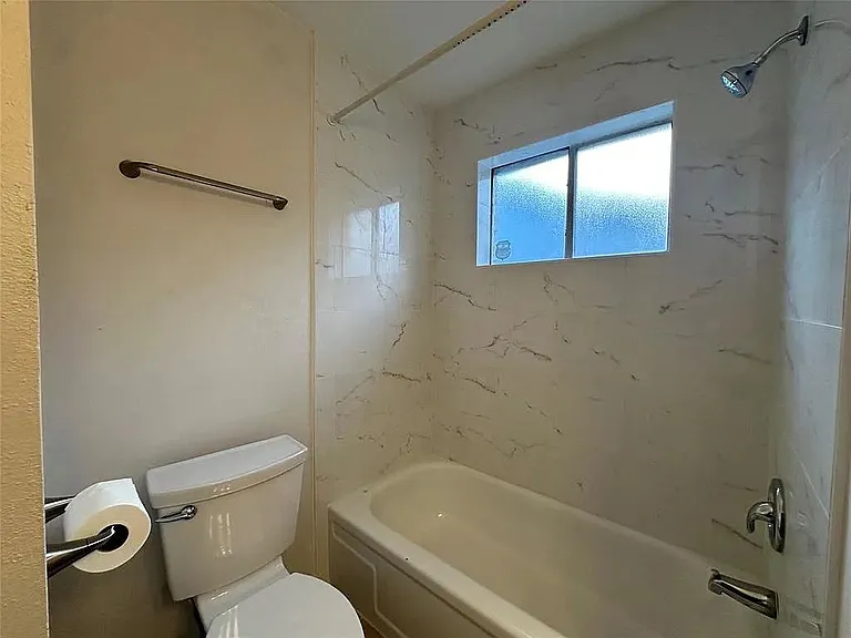 12139 Huntington Park Dr — Photo 21