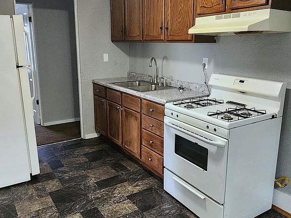 5th image of 1009 Kinyon St