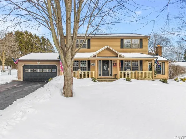 8160 Mariner Trl, Baldwinsville, NY 13027