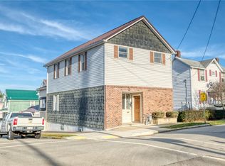 426 Emerson St, Vandergrift, PA 15690