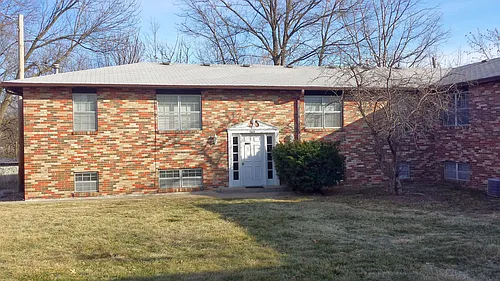 1609 Windsor Photo 1