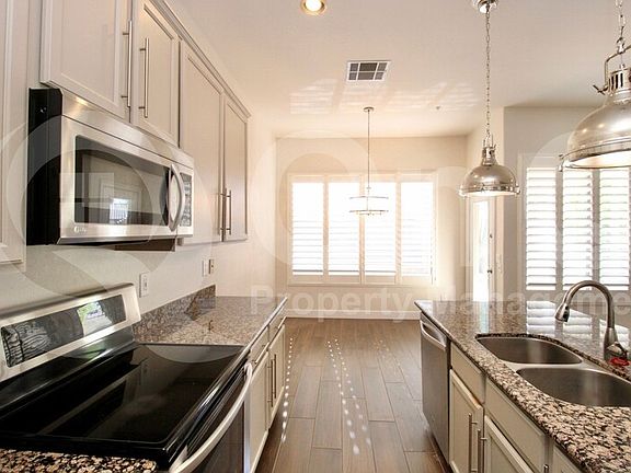 3rd image of 7521 E Santa Catalina Dr
