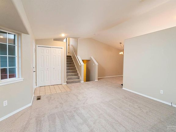 4th image of 1809 SE Arborwood Ave #1