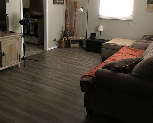 4th image of 1309 S Quartz Ave