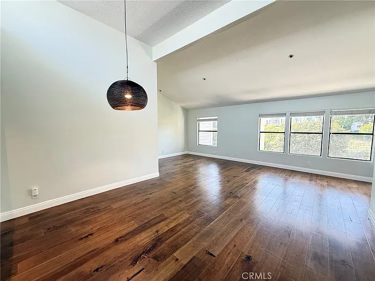 260 Cagney Ln #317 — Photo 3