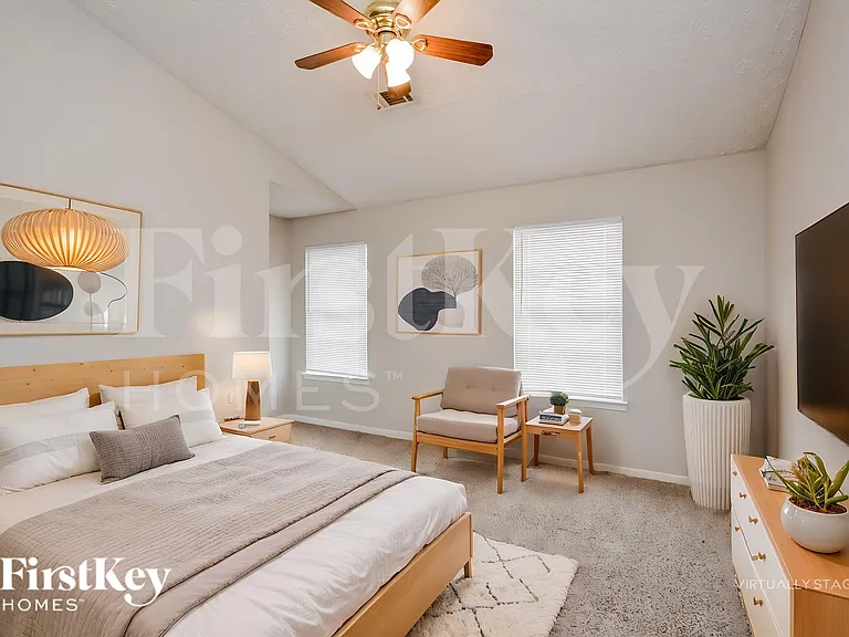 345 Lakeside Cir — Photo 10