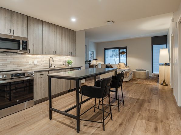 109 E Wilson St #1429