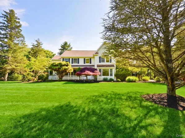 6 S Post Lane, Airmont, NY 10952