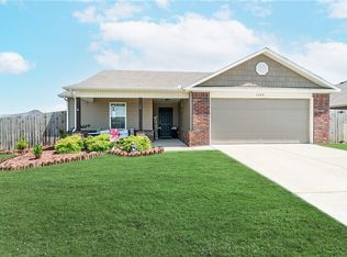 1440 Scotland Dr, Centerton, AR 72719