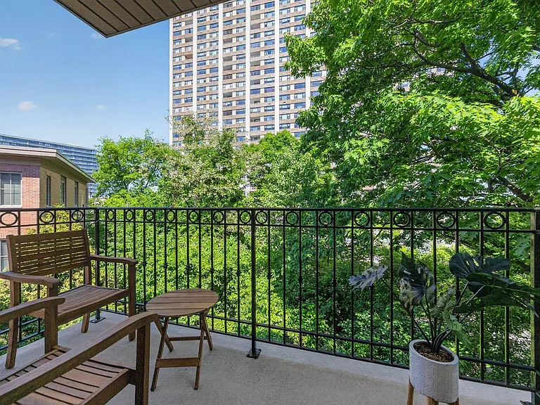 200 Laird Ave #204 — Photo 4