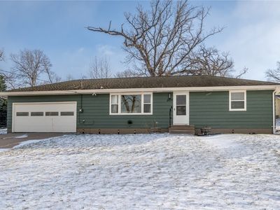 3979 Cox Ave NW, Cedar Rapids, IA, 52405