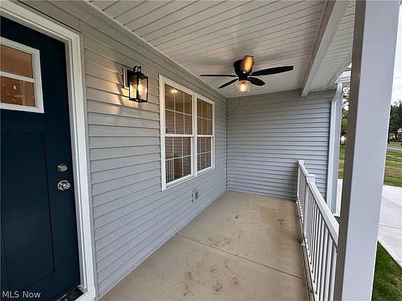 3rd image of 3515 Sheridan Rd