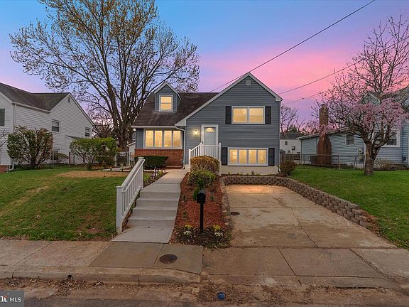 3rd image of 307 Oxford Dr