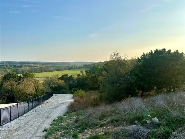 130 Double Tree Ln, Canyon Lake, TX 78133