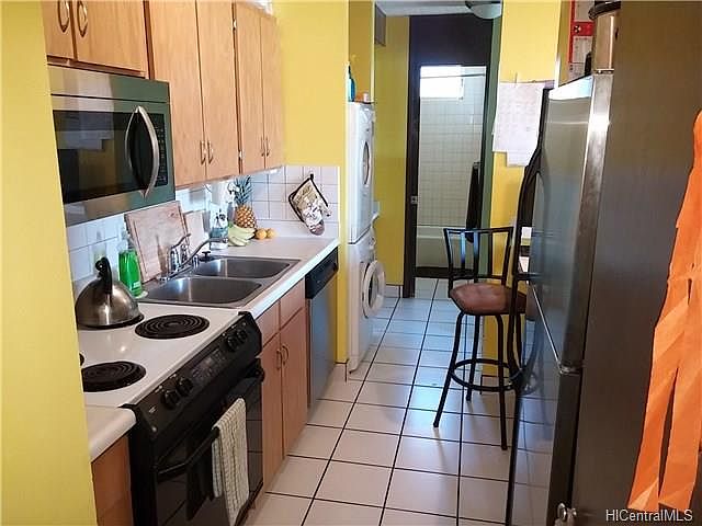 1st image of 909 Ala Nanala St APT 2001