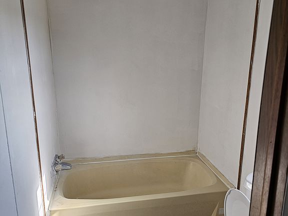 5th image of 34 Sunny Ln