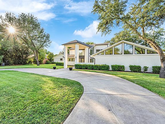2nd image of 5533 Northaven Rd