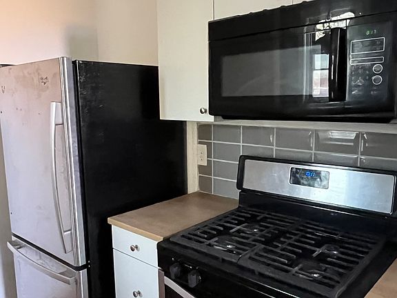4th image of 1601 Chase Ave #1