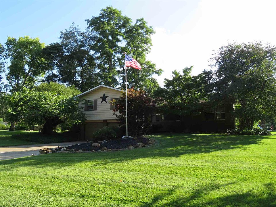 1st image of 57995 River Lake Ct