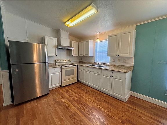 2nd image of 1226 SE 8th Ave